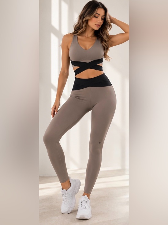 Le Ore Pants - Le Ore Cross-Back Yoga Set – Size M – New Without Tags (NWOT) 🩶🧘🏻♀️
